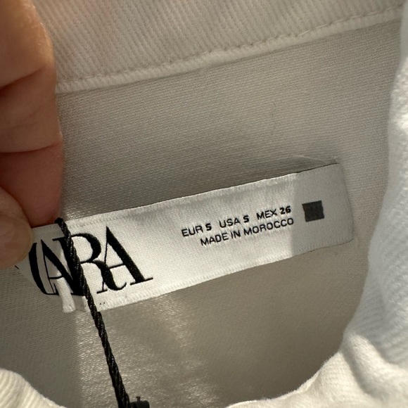 ZARA White cropped jeans jacket with gold buttons NWT SIZE: Small - Picture 4 of 5